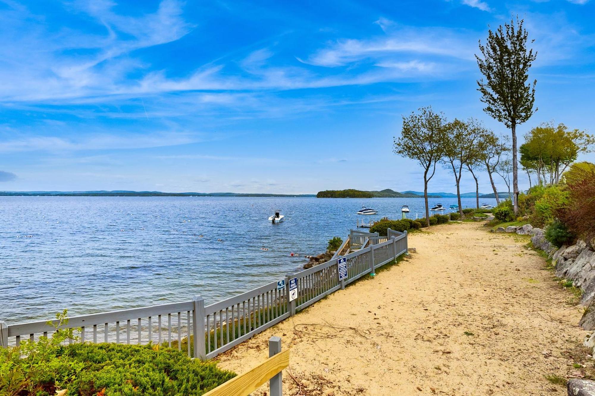 Samoset Condo On Lake Winnipesaukee Gilford Ruang foto