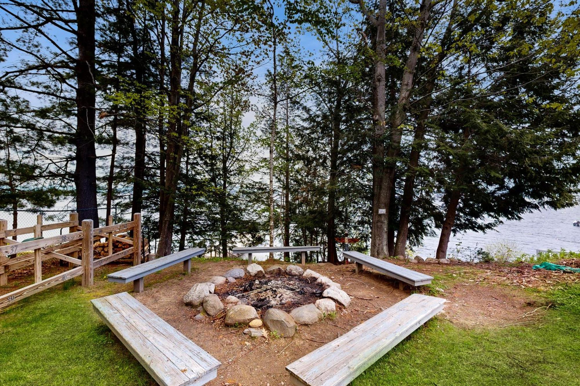 Samoset Condo On Lake Winnipesaukee Gilford Ruang foto
